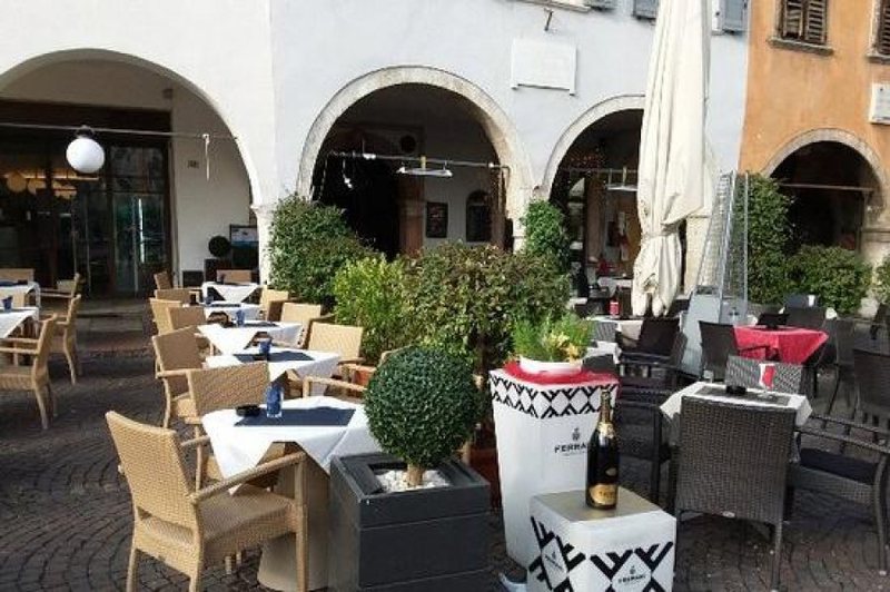 B457ADB3-A0AC-485A-8072-82C34C423B0D