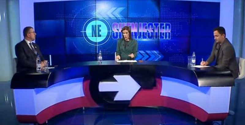 F5AE95F4-6D94-4BAE-94E6-8216CA4F5FA2