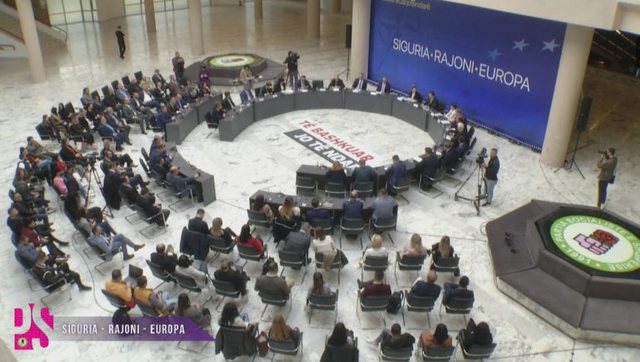 B2F69071-5038-4612-9FE0-C916C2EC2899