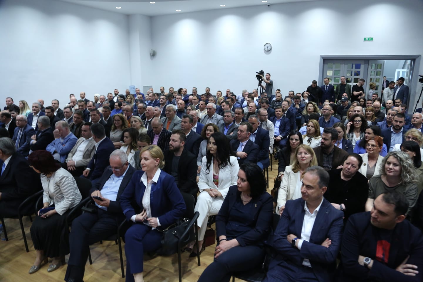 129E1379-F702-4E27-95B9-B18D0228545D