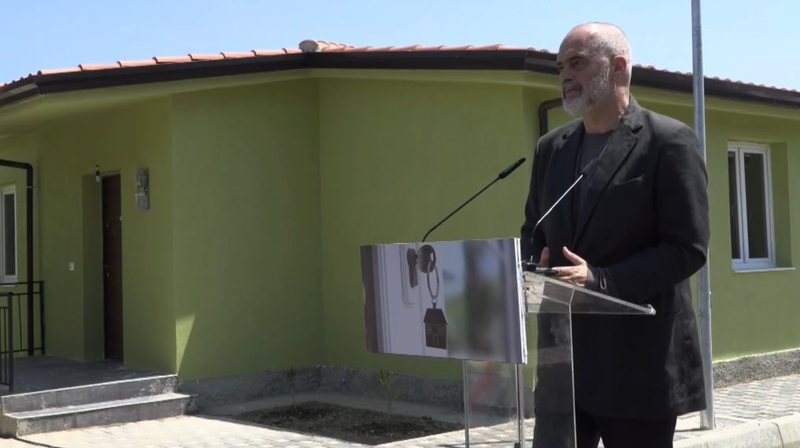 BE7C4BDC-5624-4179-8B0F-1583220F073B