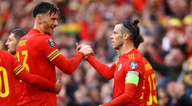 17DAA323-AC96-42E2-869D-809A12F80A4E