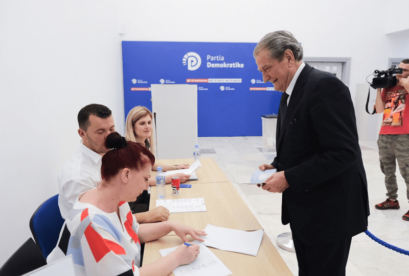 310C5E4E-6B62-4650-92D3-1C4434083EAF