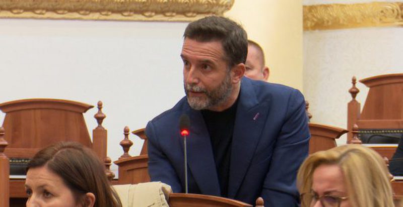 AD38DB1A-74DF-49BF-9774-1B7F254D71F0