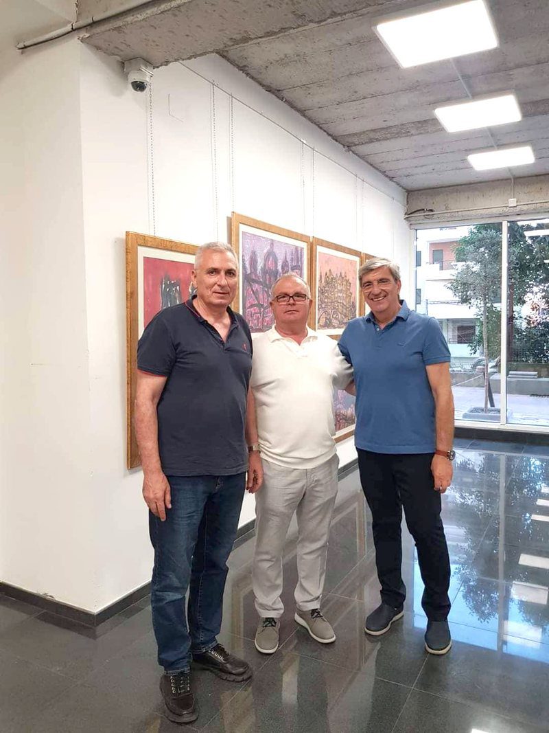 D80D0448-3571-413F-A166-2C6C329AFD57