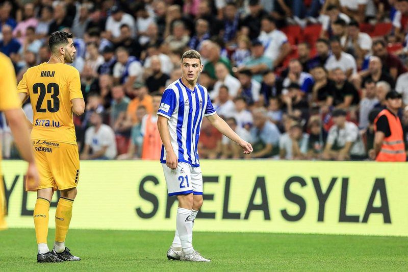 1965312A-8D8E-46E6-864C-8025F2597E89