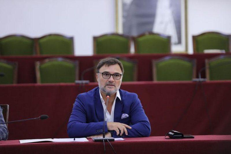 673B7405-9B86-4D7D-B04C-9706DBC204AD