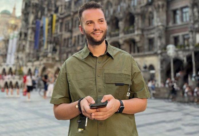 C51805B0-1684-4229-8157-B1078E29B572