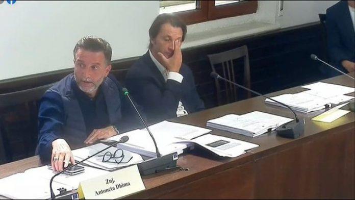 D7747207-2DBE-4807-9BB9-930588748403