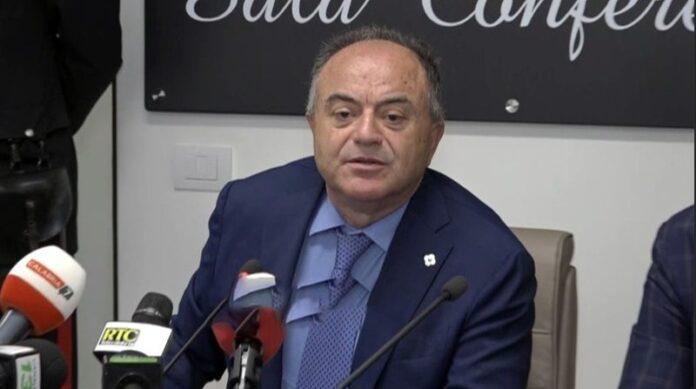 7635BC5D-2D0F-4EFD-B67E-743B6CA359EA