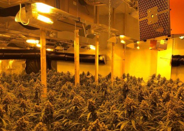 Ngjarje e rëndë në Britani/ Përfshihet nga flakët shtëpia e barit, ndërron jetë i riu shqiptar