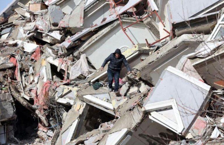 Gjenden nën rrënoja trupat e familjes shqiptare, gazetari zbardh detajet e dhimbshme