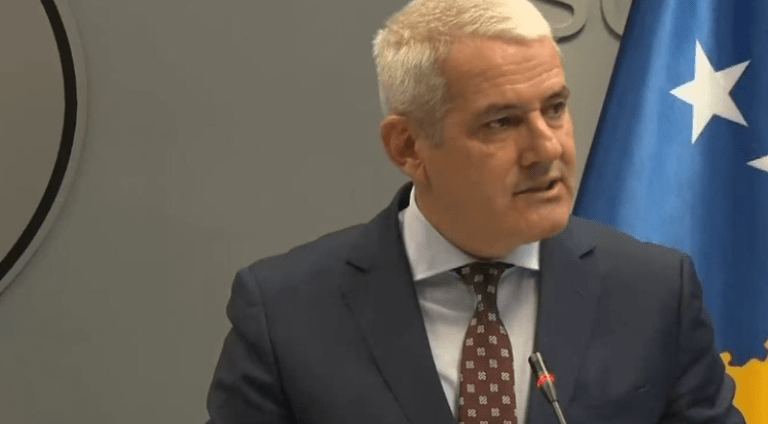 Një serb u kap me mbi 6000 fishekë në veri të Kosovës, Ministri i Brendshëm del me reagimin e parë