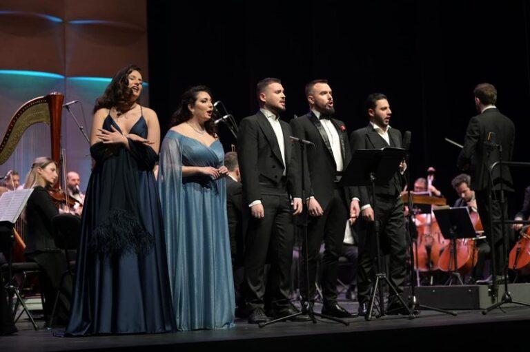 Koncerti “O Dolci Baci” ngjit në skenë artistët shqiptarë dhe italianë