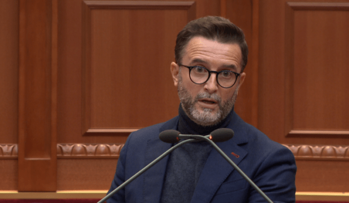 D5FB7C8A-8C5A-443E-A330-9F44202E518D