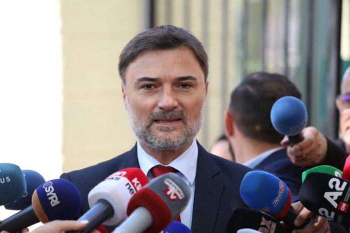 A554F420-A18E-4F4A-9208-13D8E0EBC745