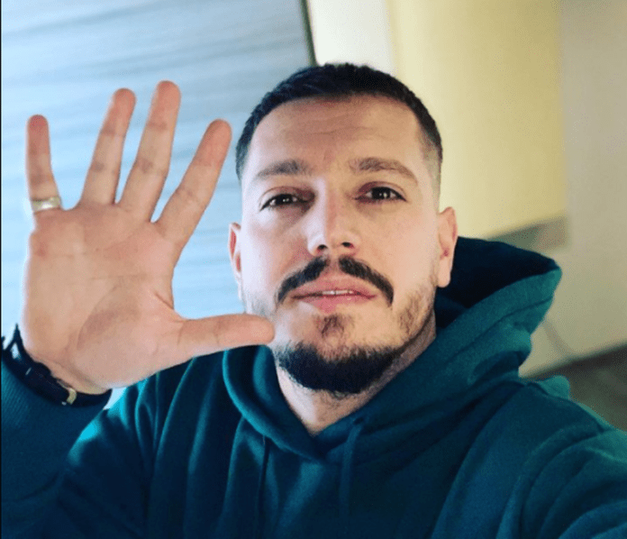 B82CA68E-AE8C-44F2-840B-B670F4935495