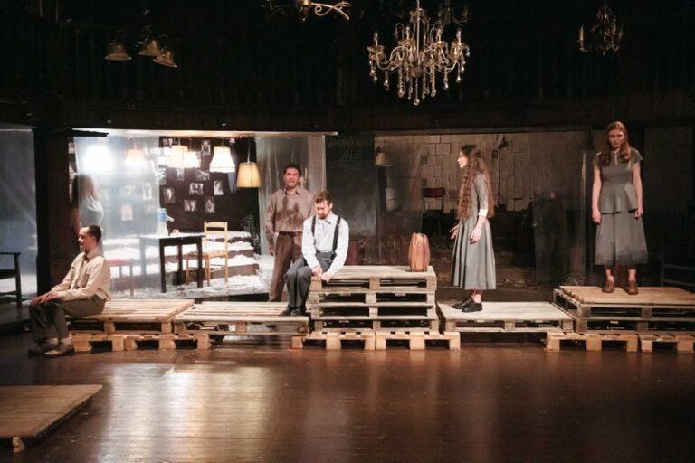 Vepra “Valë” nga shkrimtarja angleze Virginia Woolf vjen premierë në Teatrin Metropol me regji nga Enke Fezollari