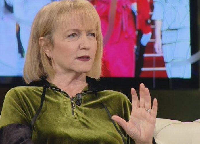 FC5CE2D4-43E1-4F77-B5EA-6D40FF7B5FFF