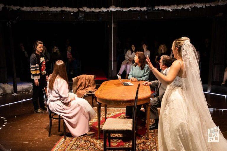 “Tre dimra” në teatrin e Metropolit, një vepër e cila hedh dritë mbi problemet në shoqërinë moderne