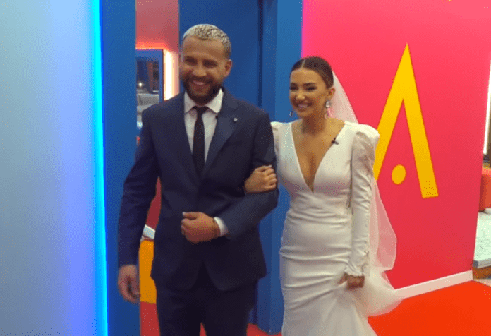 EE720F26-B4C7-4002-8434-9EC03926CA8C