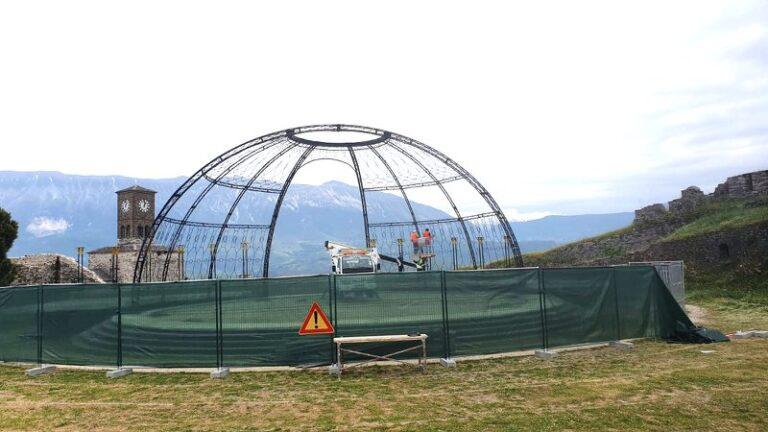 Nisin punimet për restaurimin e skenës së FFK  në Gjirokastër