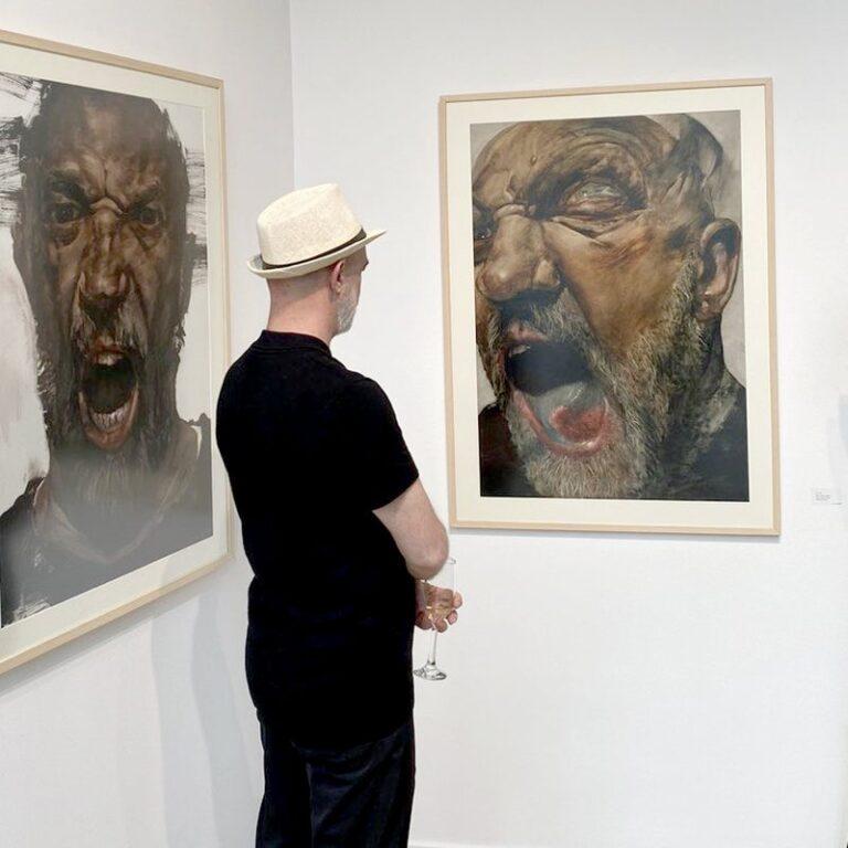Piktori Mikel Temo hap ekspozitën me piktura “Fytyra të një kohe të pasigurt”, një dialog me vetveten  mbi pasigurinë e kohës që jetojmë