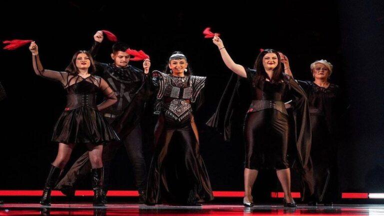 I vunë flakën skenës, Albina dhe Familja Kelmendi kualifikohen të parët për finalen e “Eurovision 2023”