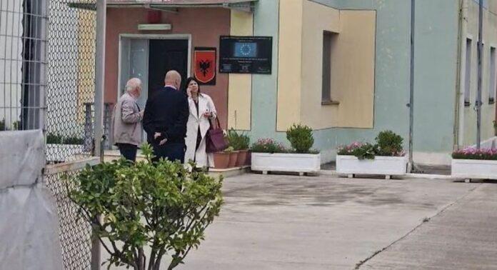 53CC91B7-8A51-46DD-9BA6-EE87B734AD02