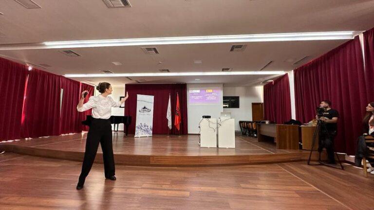 Pianistja Melisa Zaganjori në Tiranë për masterclass “Të jesh artist në shekullin XXI” me studentët e arteve, një investim në karrierën profesionale