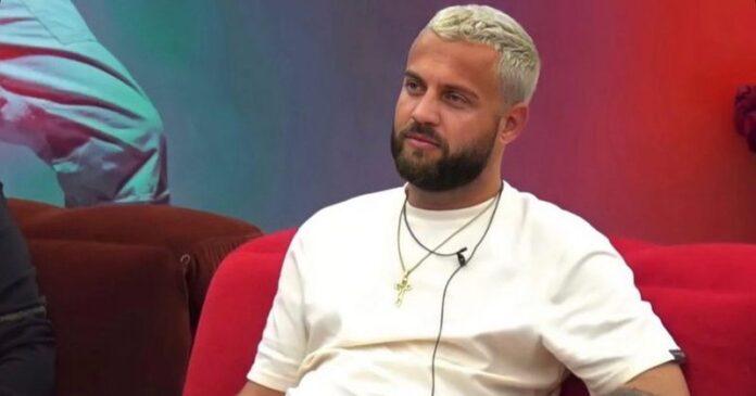 9B5506D5-5820-43D4-AB81-91273E51341F