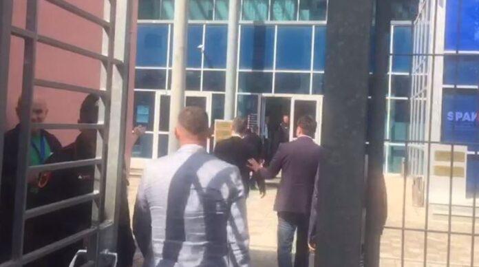 AFD96C5D-15A8-4C85-B12B-056FB6731459