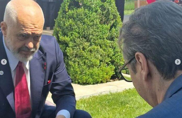 4BAAE63B-2C6A-49A9-A2B8-5C775C65162E