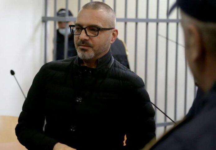 998A8323-E18F-4DE6-9D02-F0090456580A