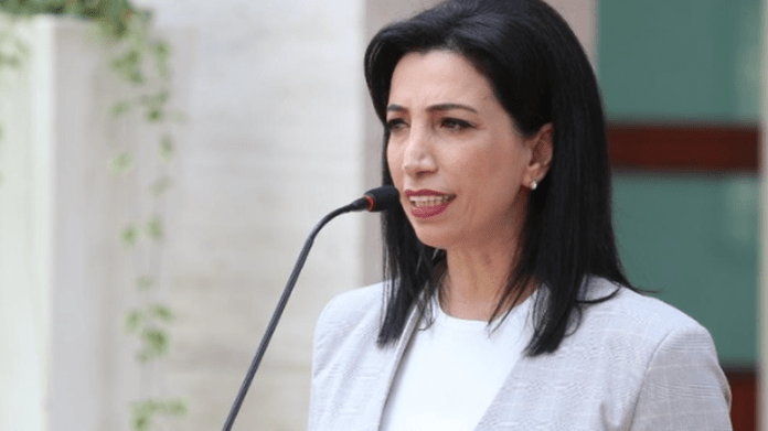 5402667F-6D17-4E8D-8A0D-D32D75DF8C6A