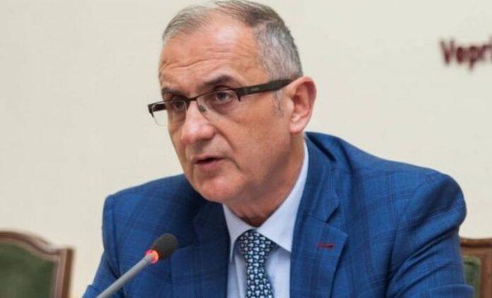 A5AD0666-E85B-4F93-ACAC-12DA78D26DAF