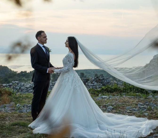 CAB6BFCE-B516-40BF-BFB6-C5A7502DE506