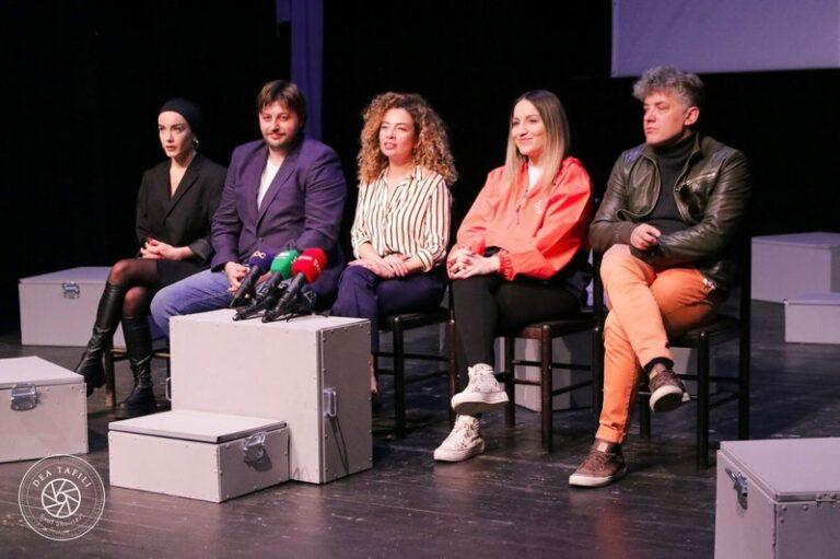 Shfaqja “Amerikan”, drama në Teatrin Eksperimental nga data 3 deri me 7 prill, një prej shfaqjeve më të rëndësishme të sezonit