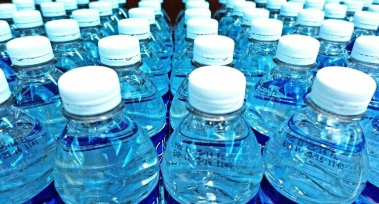 Kujdes! Specialisti ngre alarmin: Uji i ambalazhuar mund të kontaminohet për shkak të temperaturave të larta