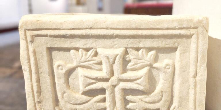 Relikuari prej mermeri i shekullit VI-të ekspozohet në muzeun “Onufri”