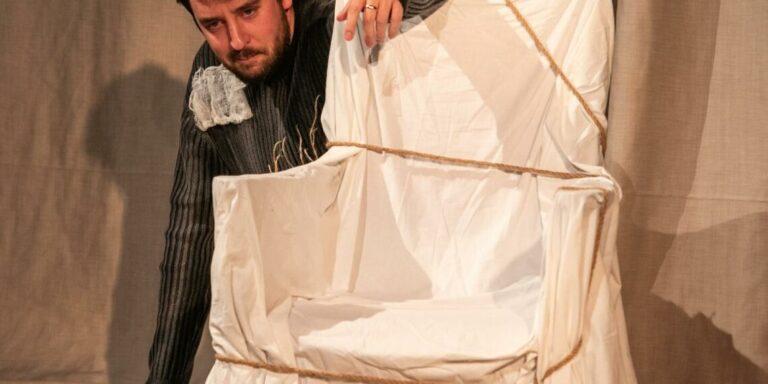 “Le Horla/ Frikërat Moderne” bazuar në tregimin klasik të Guy de Maupassant në teatrin Metropol