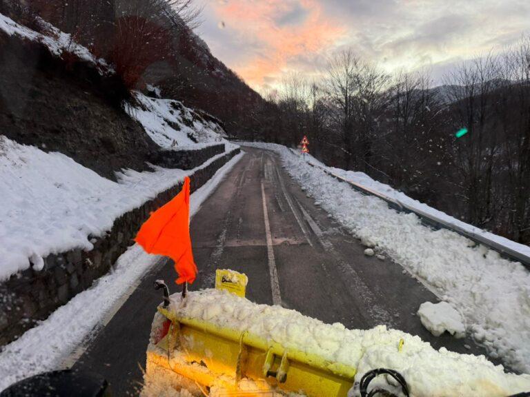 Borë deri në 80 cm në qarkun e Shkodrës, të gjitha akset të kalueshme