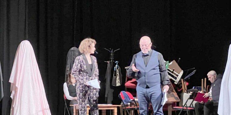 “C. V. e jetës” me Egla Cenon dhe Kudret Alikaj, një shfaqje e ndërtuar mbi veprën e poetit Petrit Ruka