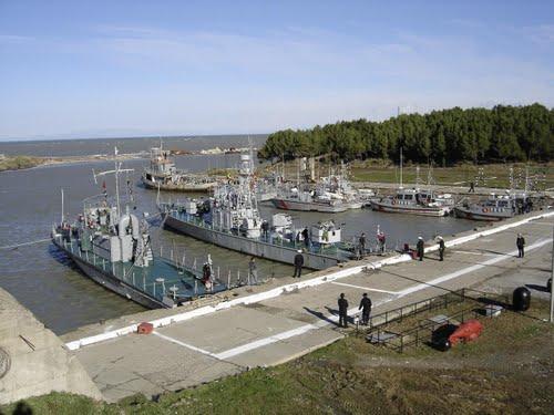 “Ajo mund të bllokonte daljen në det të mjeteve luftarake në raste alarmi, pasi…”/ Dëshmia e rrallë e dy specialistëve