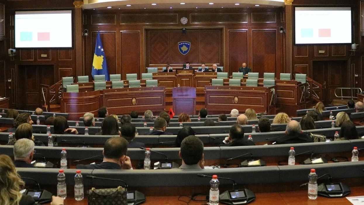 Dështon sërish formimi i qeverisë në Kosovë, Parlamenti nuk voton Glauk Konjufcën