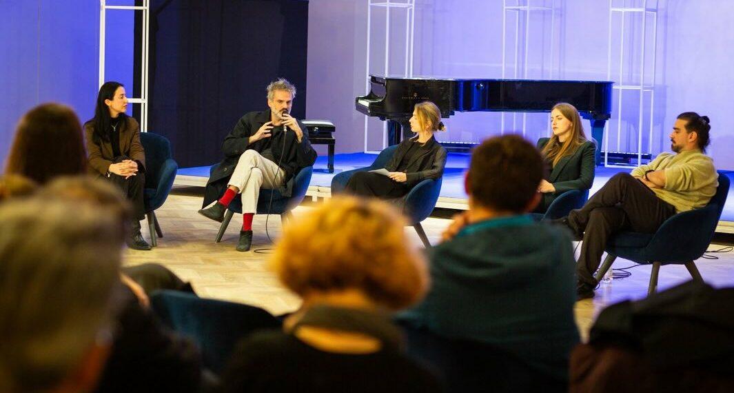 Shqipëria drejt Bienales së 61-të të Venecias, prezantohet projekti “A Place in the Sun”