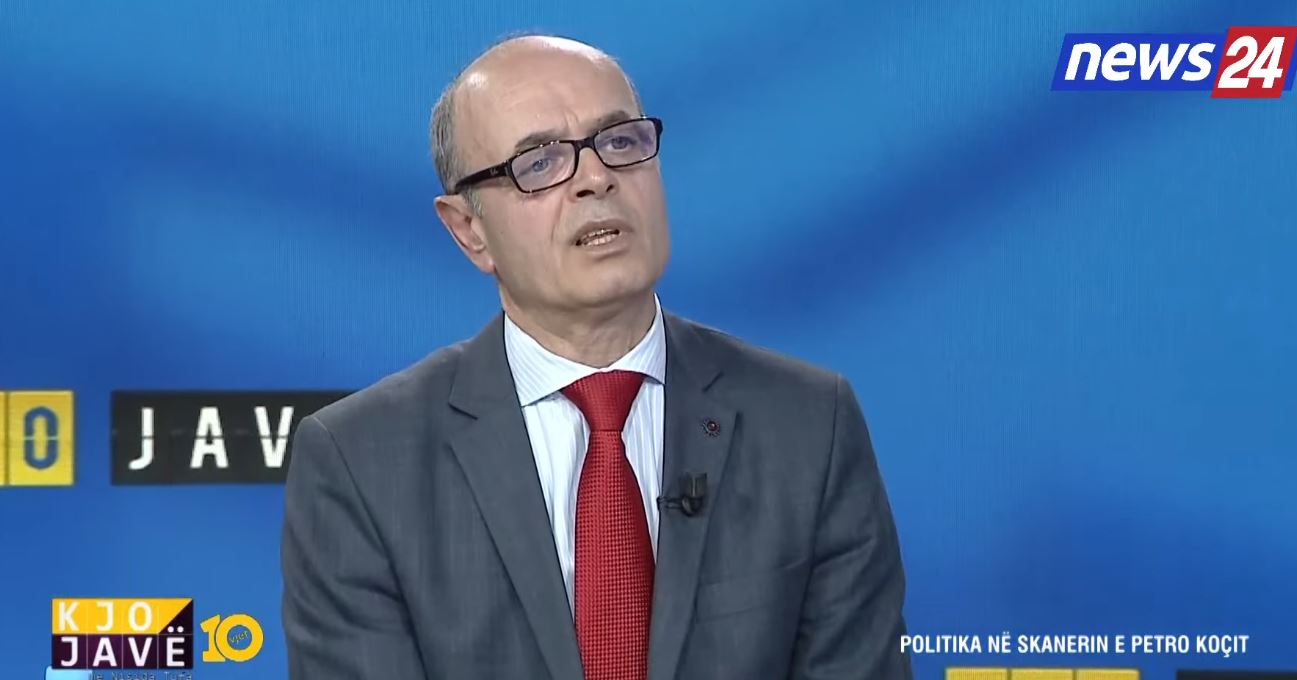 “Ministri s’mund të ndërhyjë te prokurimet”, Petro Koçi: Gjuha e përdorur nga Balluku me vartësit, arsye e mjaftueshme për shkarkim dhe përjashtim nga partia