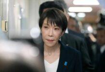 “Zonja e Hekurt” triumfon, kush është Sanae Takaichi, kryeministrja e re që po e përgatit Japoninë për luftë