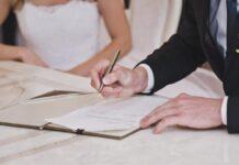 Nga ndjenja te kontrata, si po rriten marrëveshjet paramartesore te çiftet shqiptare