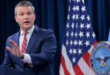 Hegseth: Pentagoni do të shqyrtojë deklaratat e senatorit Mark Kelly për rezervat e armëve amerikane